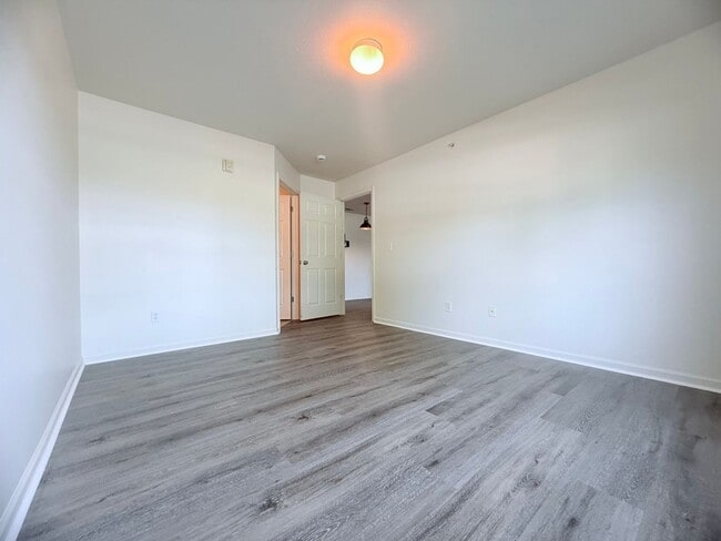 Building Photo - 3-BDR 2-BATH CONDO IN GRAND LEDGE
