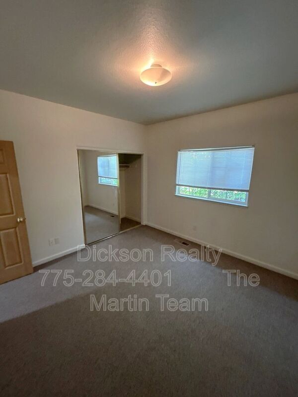 Building Photo - 711 19th St