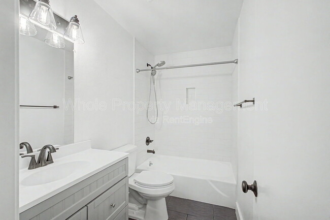 Building Photo - 9037 E Nassau Ave