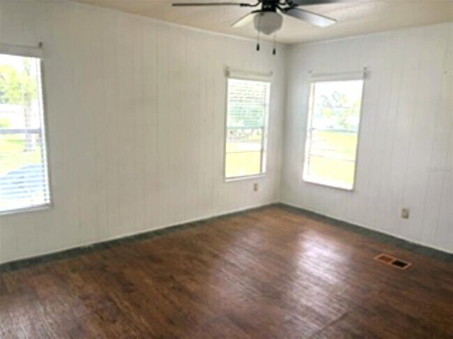 Building Photo - 1503 Peachtree Ln