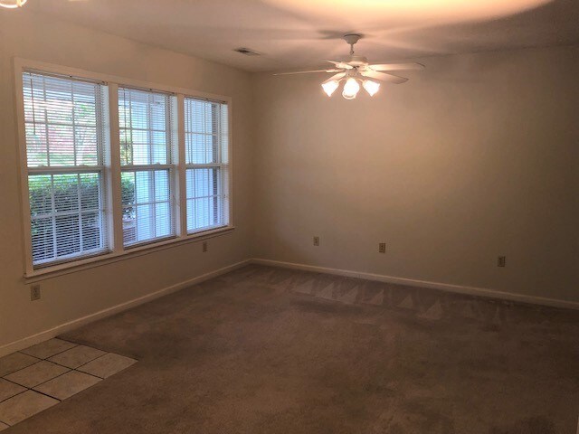 Building Photo - 2450 Town Creek Rd W