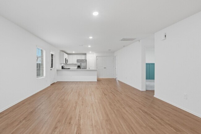 Building Photo - 235 River Grv Ct