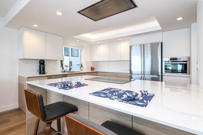 Building Photo - LUXURY WATER-VIEW CONDO FOR RENT- FULLY RENOVATED- WEST SEATTLE/ALKI