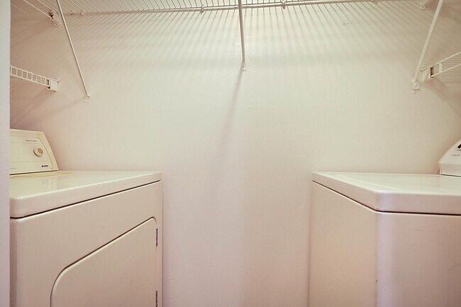 Building Photo - 253 Woodland Rd