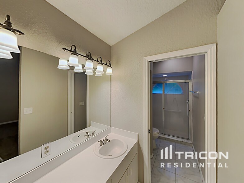 Building Photo - 1425 Walden Oaks Pl