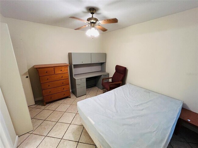 Building Photo - 3800 SW 20th Ave