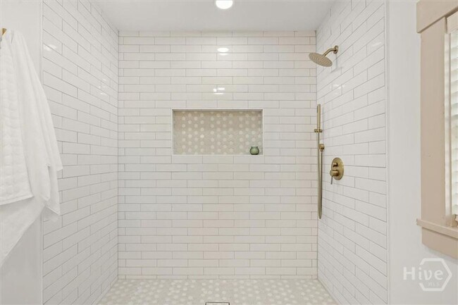 Building Photo - Beautifully Renovated 4-Bedroom Home with Charm & Modern Comfort – Savannah, GA