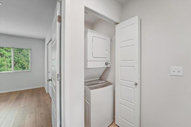 Building Photo - 2 bedroom in Mountlake Terrace WA 98043