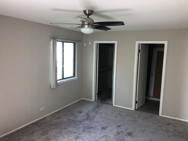 Building Photo - Wheeling, Lexington Commons 2BR/2BA 1 Garage & 2 Pools!