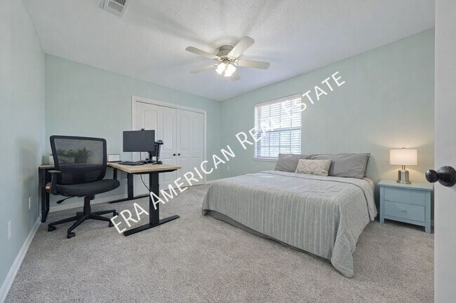 Building Photo - 608 Manor Ct