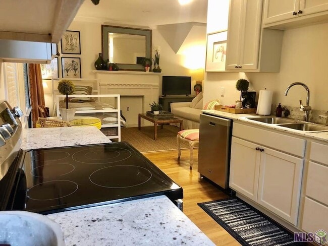 Building Photo - 1601 Letitia St