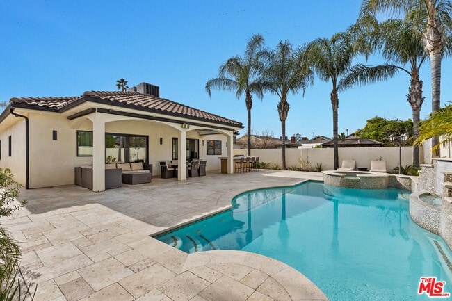 Building Photo - 12419 Erwin St