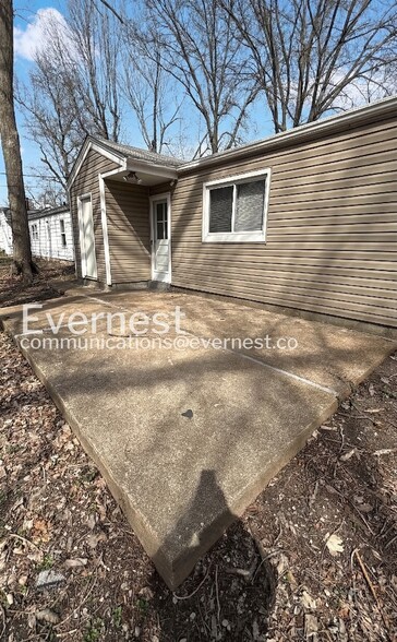 Building Photo - 9717 Dennis Dr