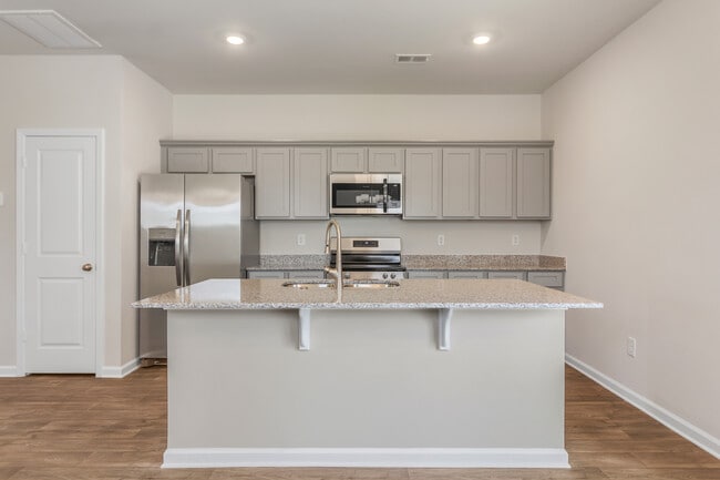 Building Photo - 137 Foundation Way