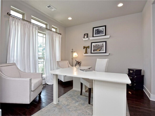 Building Photo - 10911 Rock Island Dr