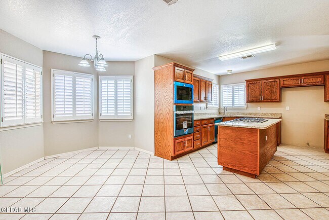 Building Photo - 6076 Los Siglos Dr