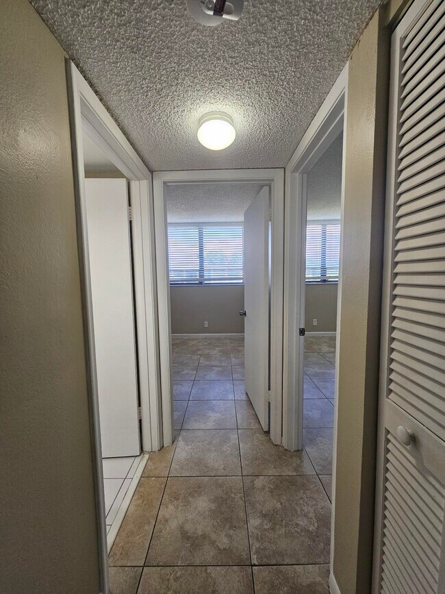 Building Photo - 1750 N Congress Ave