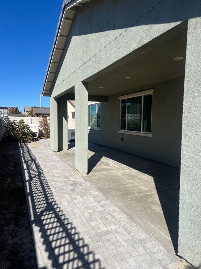 Building Photo - *Move In Special - $200 Off First Months Rent! 3 Bedroom Plus Bonus Room Single Family Home For R...