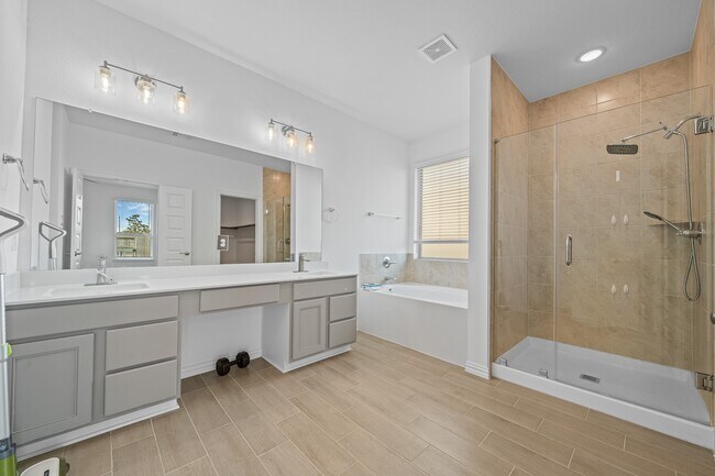 Building Photo - 2092 Terra Rose Dr