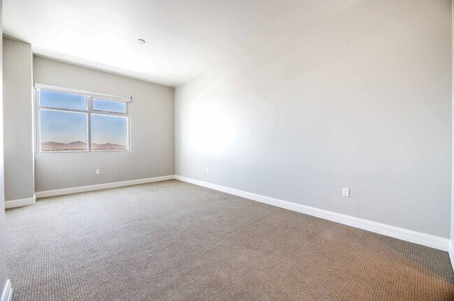 Building Photo - GORGEOUS DOWNTOWN HIGHRISE CONDO FOR LEASE!