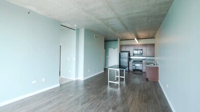 Building Photo - 1407 S State St