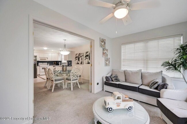 Building Photo - 11 Gilroy St