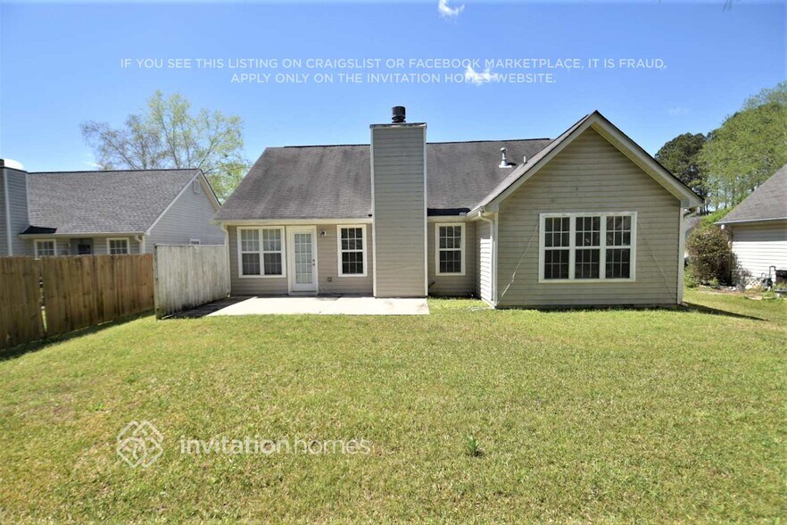 Building Photo - 8040 Highland Pkwy