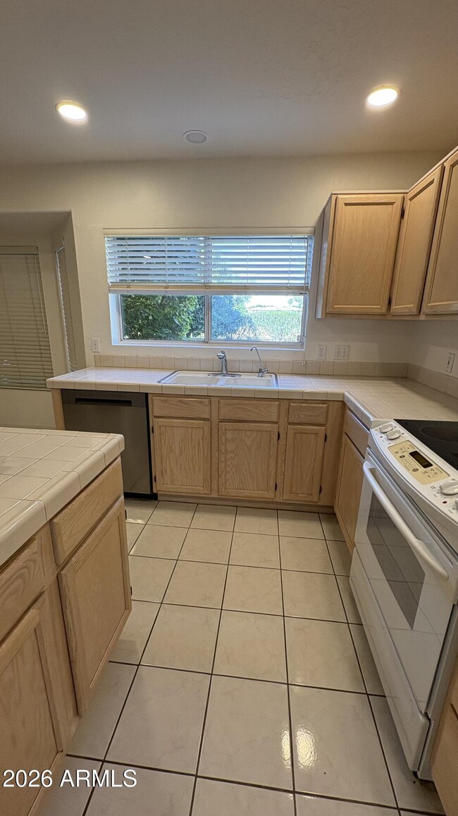 Building Photo - 19632 N 73rd Ave