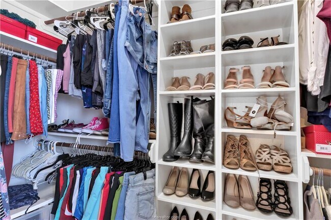 Building Photo - 1001 Welsh Ave