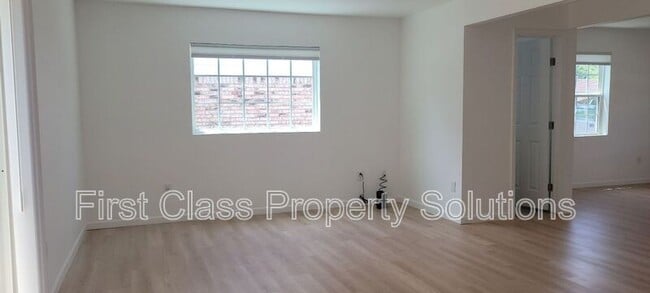 Building Photo - 6428 Drexel Ave