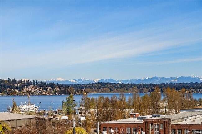 Building Photo - 7722 58th Ave NE