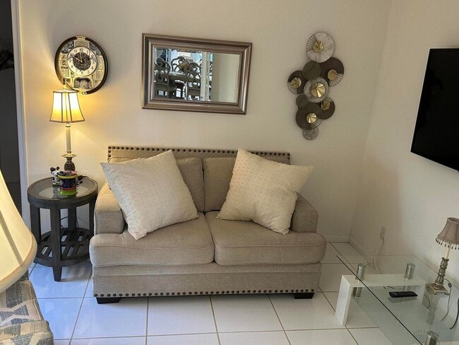 Building Photo - 12807 Hampton Lakes Cir