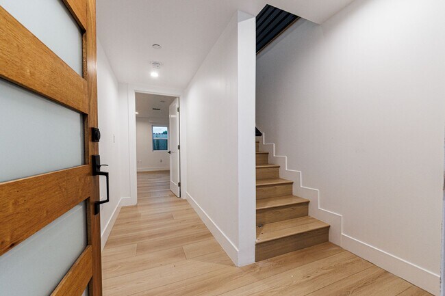 Building Photo - 1658 S. Hayworth Ave