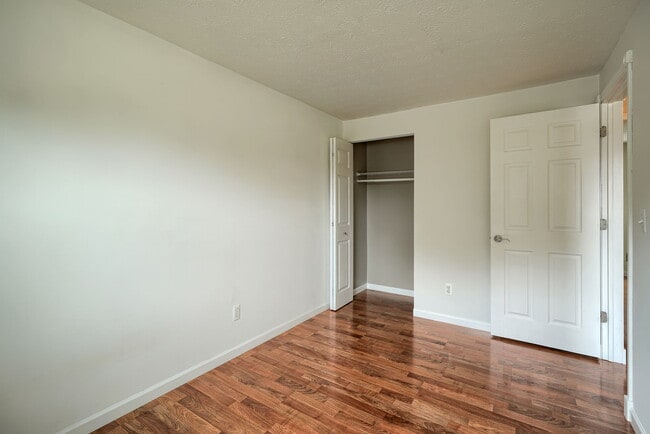 Building Photo - 651 Dovalon Pl