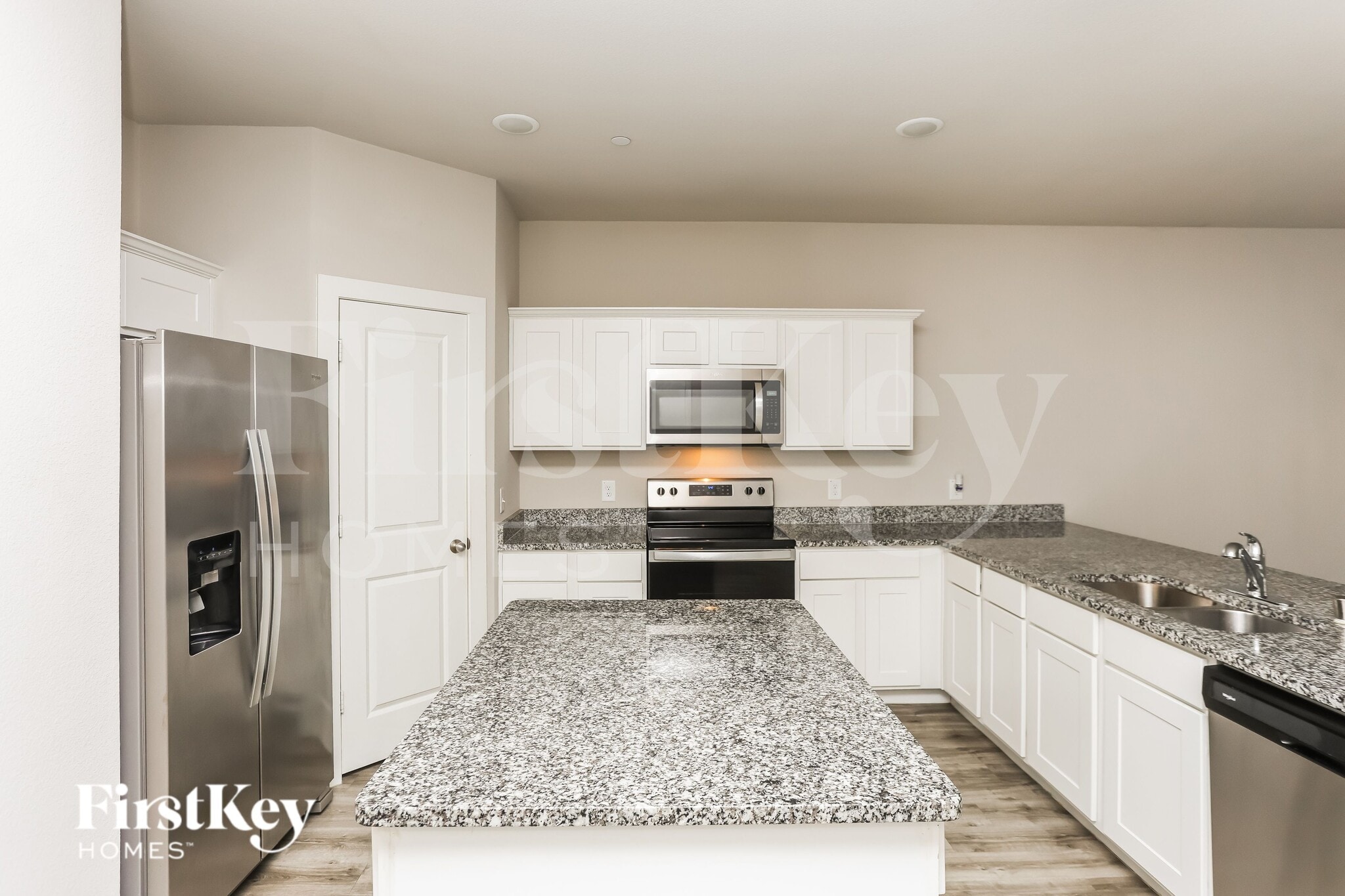 Building Photo - 616 Ava Trl