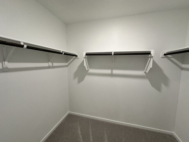 Building Photo - 1617 Elliott Rd