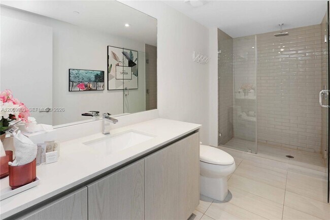 Building Photo - 4010 S Ocean Dr