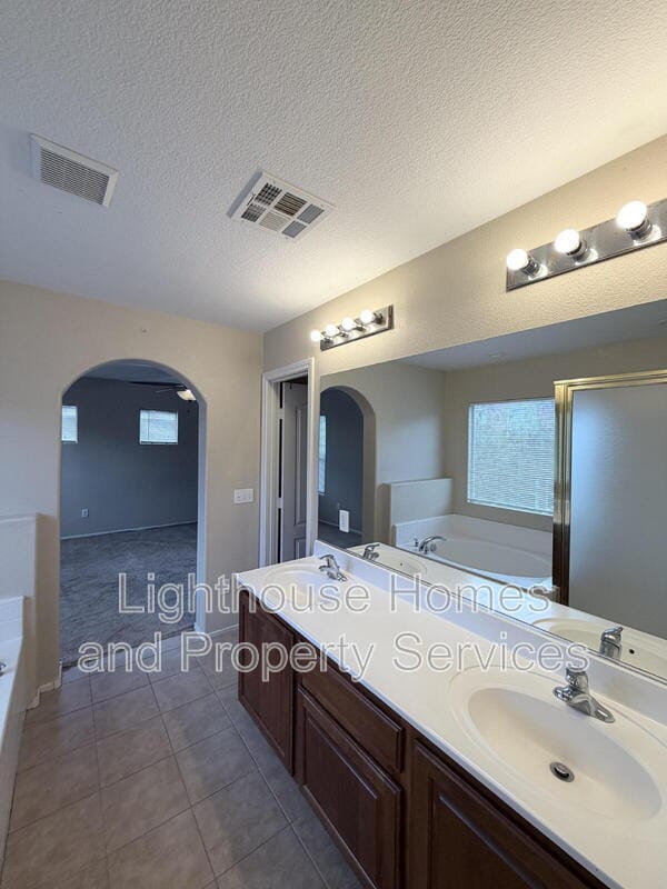 Building Photo - 9118 Wine Cellar Ave