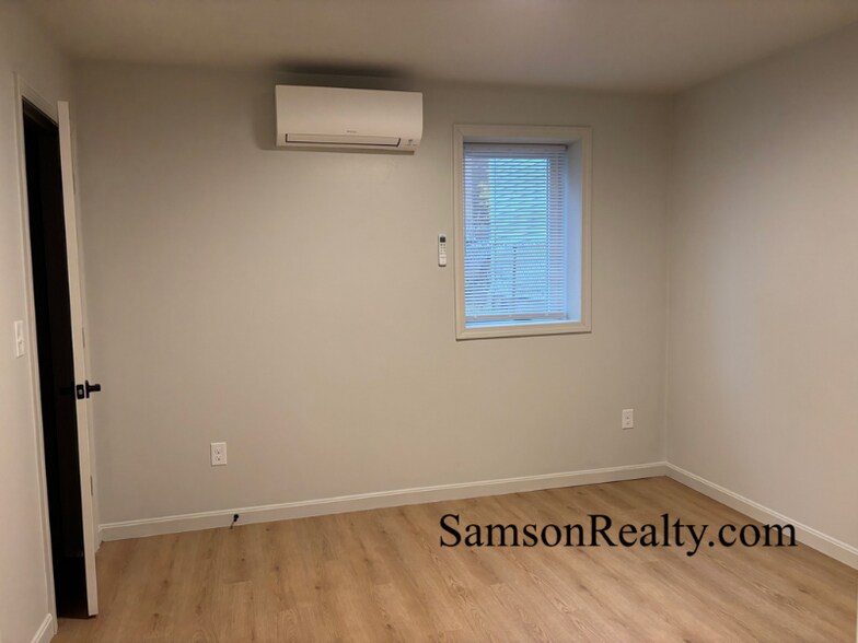 Building Photo - 39 Schofield St