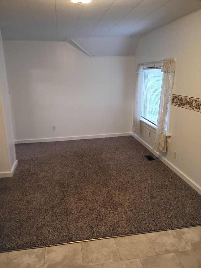 Building Photo - 5251 Stockwell St