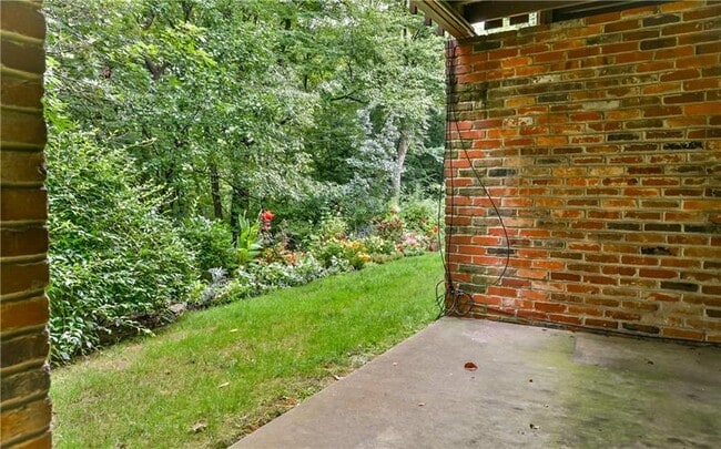 Building Photo - 4413 Laurel Oak Dr