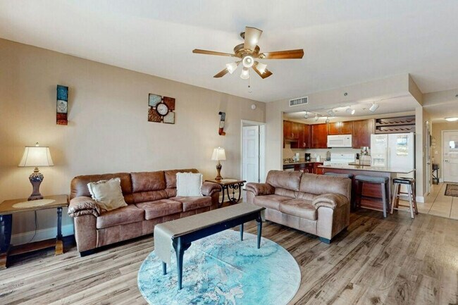 Building Photo - 9860 S Thomas Dr