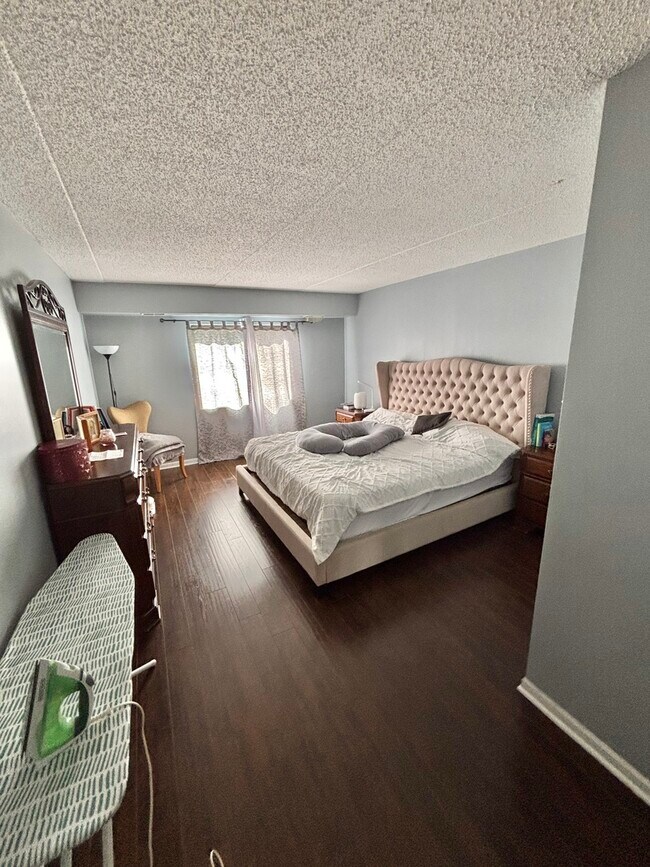 Building Photo - 450 Plum Creek Dr