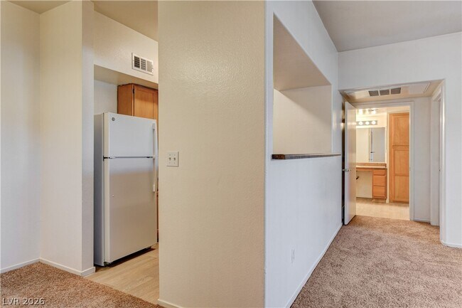 Building Photo - 45 Maleena Mesa St