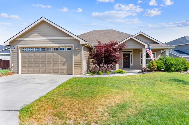 Primary Photo - 910 W Chaperon Peak Dr