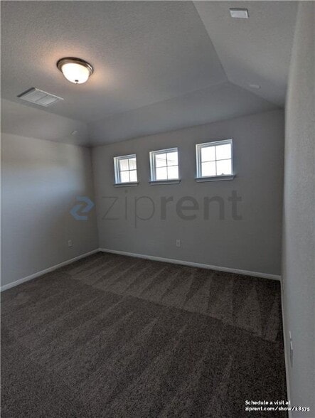 Building Photo - Unit