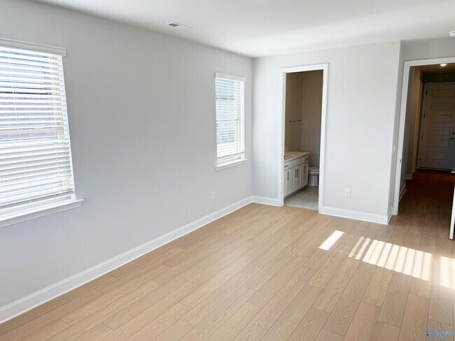 Building Photo - 218 Stockyard Cir