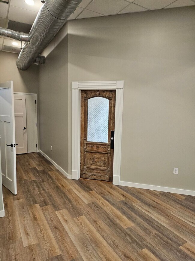 Building Photo - New 2 bed apartment