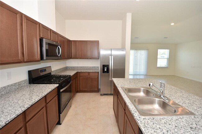 Building Photo - 24 Windsor Ter