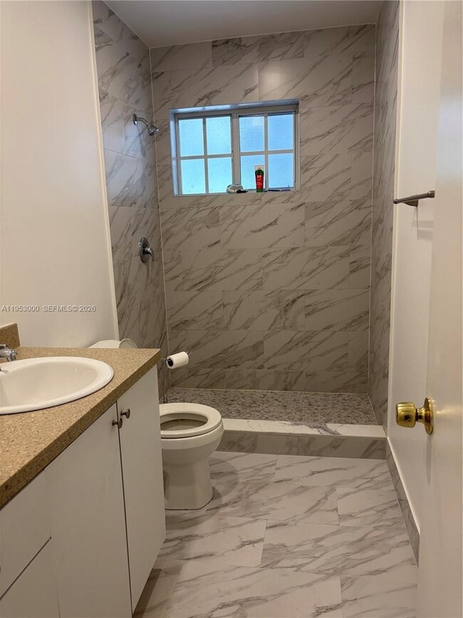 Building Photo - 3121 SW 2nd St